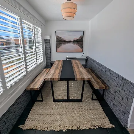 Modern Rustic Stay With Hot Tub Near Downtown